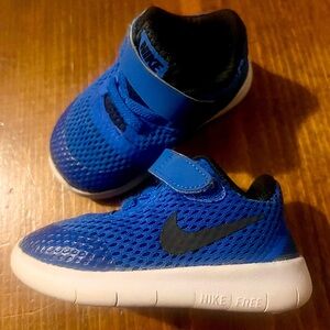 NIKE Free Run Baby Toddler Boys Size 4C Sneakers Royal Blue EUC